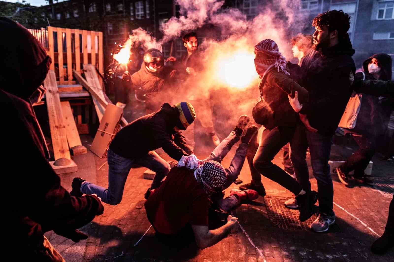 Hollanda’daki Amsterdam Üniversitesi’ndeki Filistin’e destek gösterilerine düzenlenen polis baskınında 125