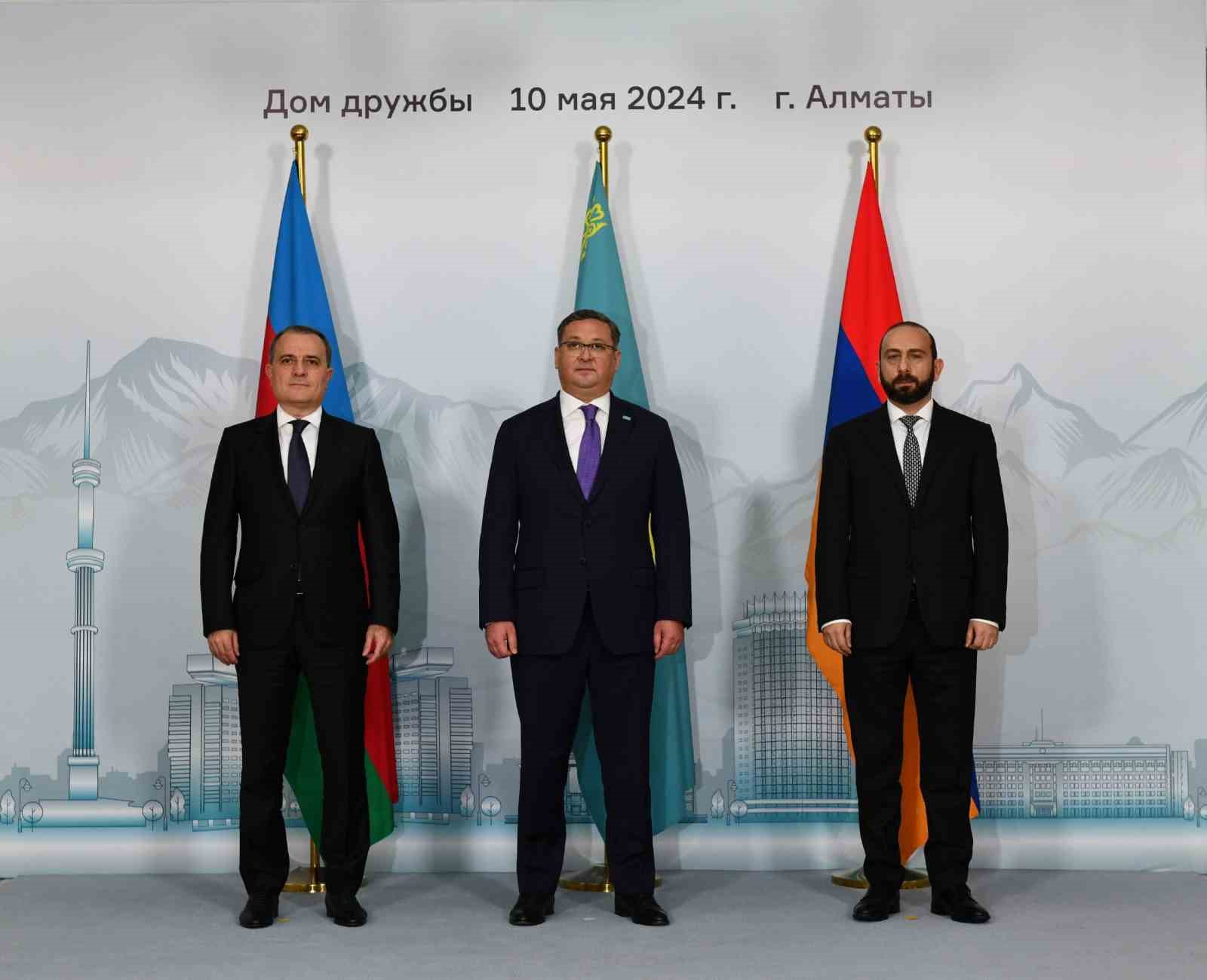 AZERBAYCAN VE ERMENİSTAN DIŞİŞLERİ BAKANLARI KAZAKİSTAN’DA GÖRÜŞTÜ