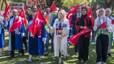     Akdeniz Üniversitesi Rektörü Prof. Dr. Özlenen Özkan, Filistinli