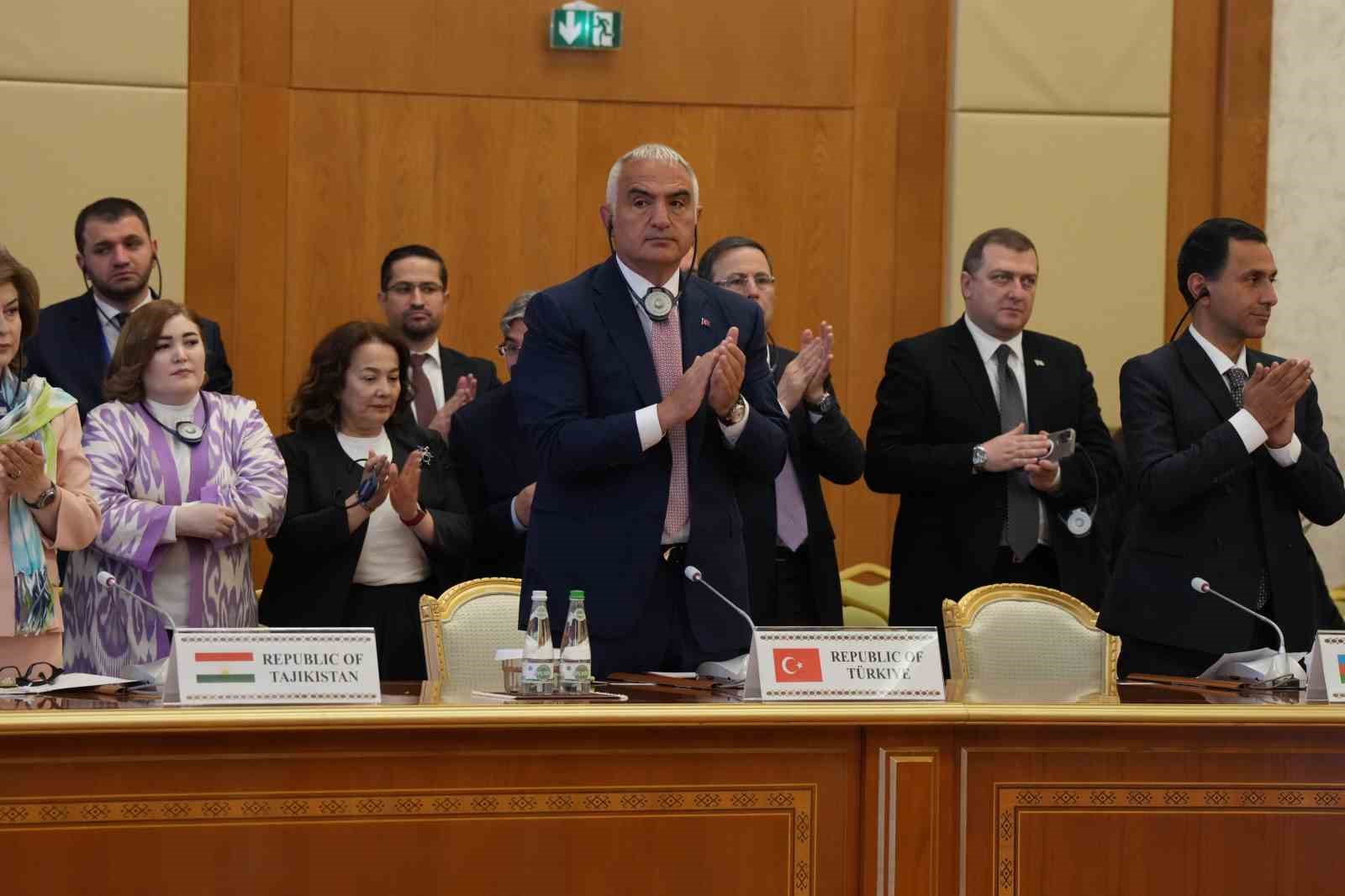 Kültür ve Turizm Bakanı Mehmet Ersoy, Türkmenistan’da düzenlenen Uluslararası Kültür