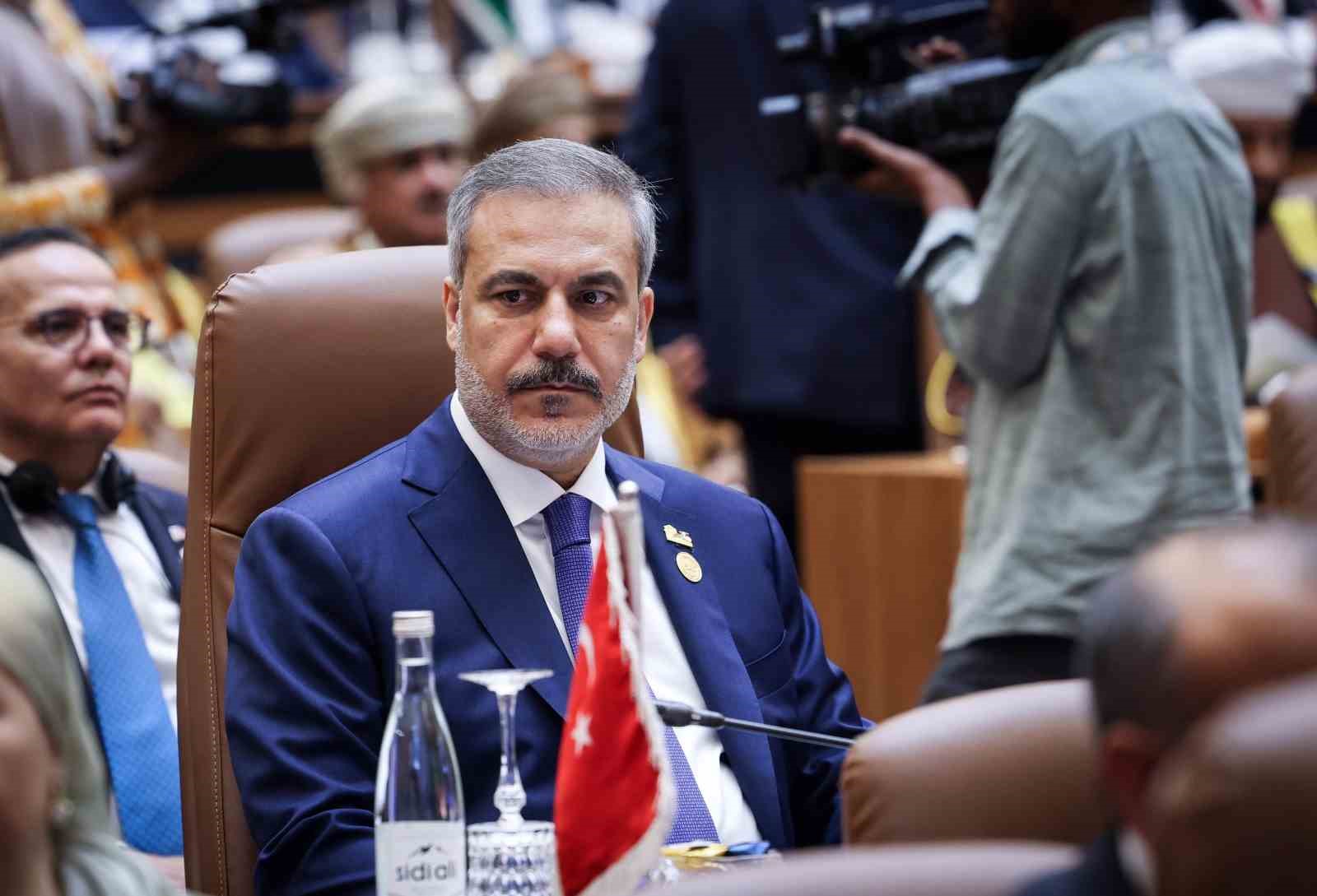 Dışişleri Bakanı Hakan Fidan, Gambiya’nın başkenti Banjul’da gerçekleştirilen İslam İş