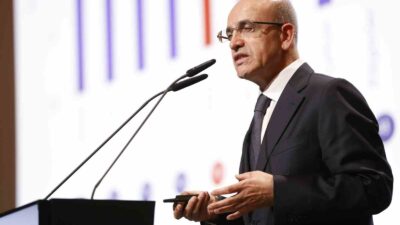 Hazine ve Maliye Bakanı Mehmet Şimşek, Türkiye’nin risk primini gösteren