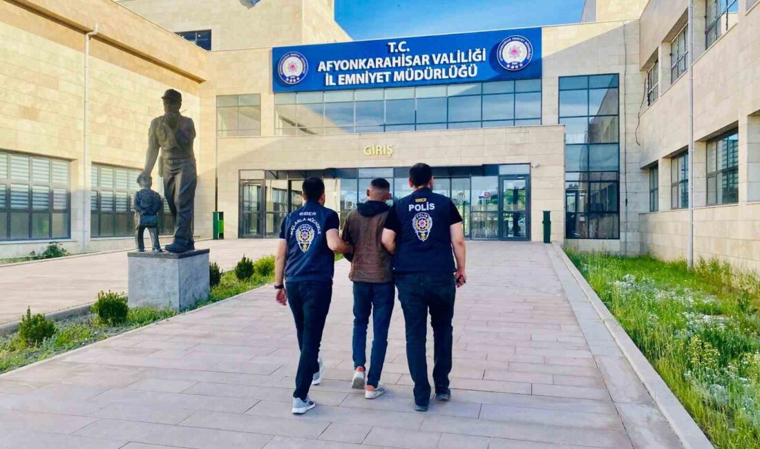 Afyonkarahisar’da bilişim sistemleri üzerinden hırsızlık yapan ve hapis cezasıyla aranan