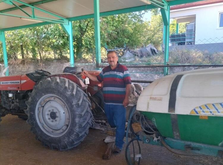 Denizli’nin Honaz ilçesinde Dünya Çiftçiler Günü’nde çalınan traktör, jandarma tarafından