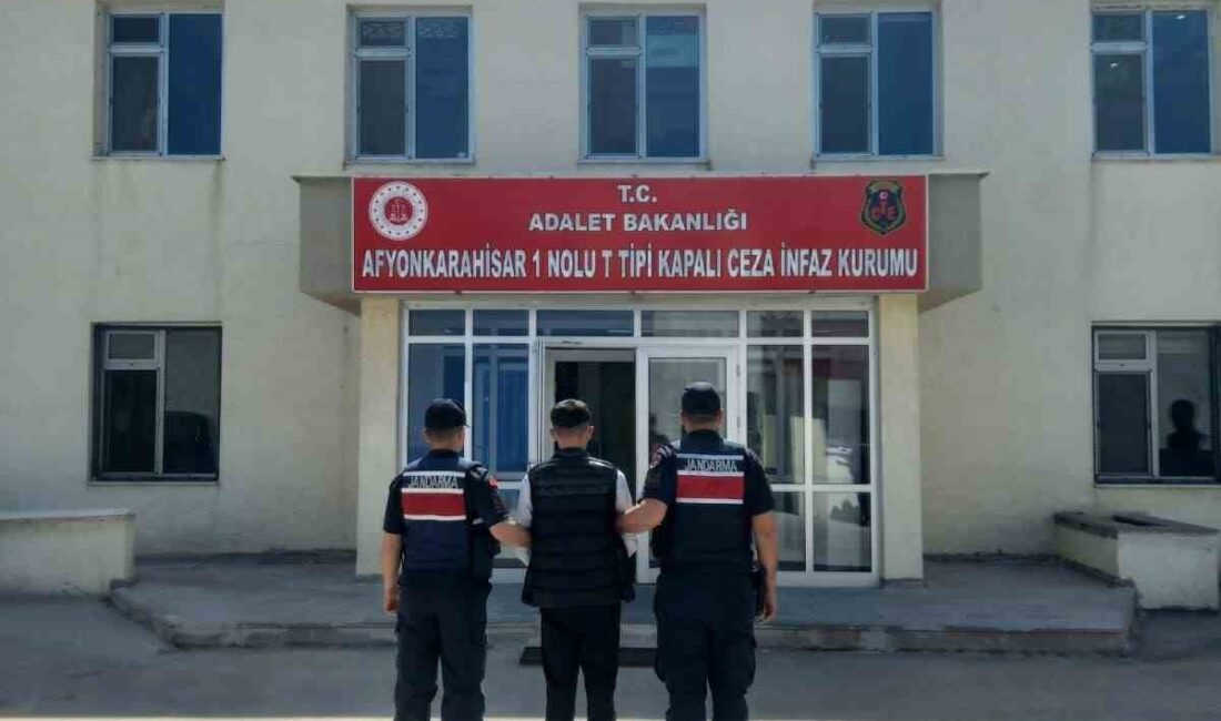 AFYONKARAHİSAR’DA ÇEŞİTLİ SUÇLARDAN ARANAN 2 ŞAHIS JANDARMA EKİPLERİNİN DÜZENLEDİKLERİ OPERASYONLARLA