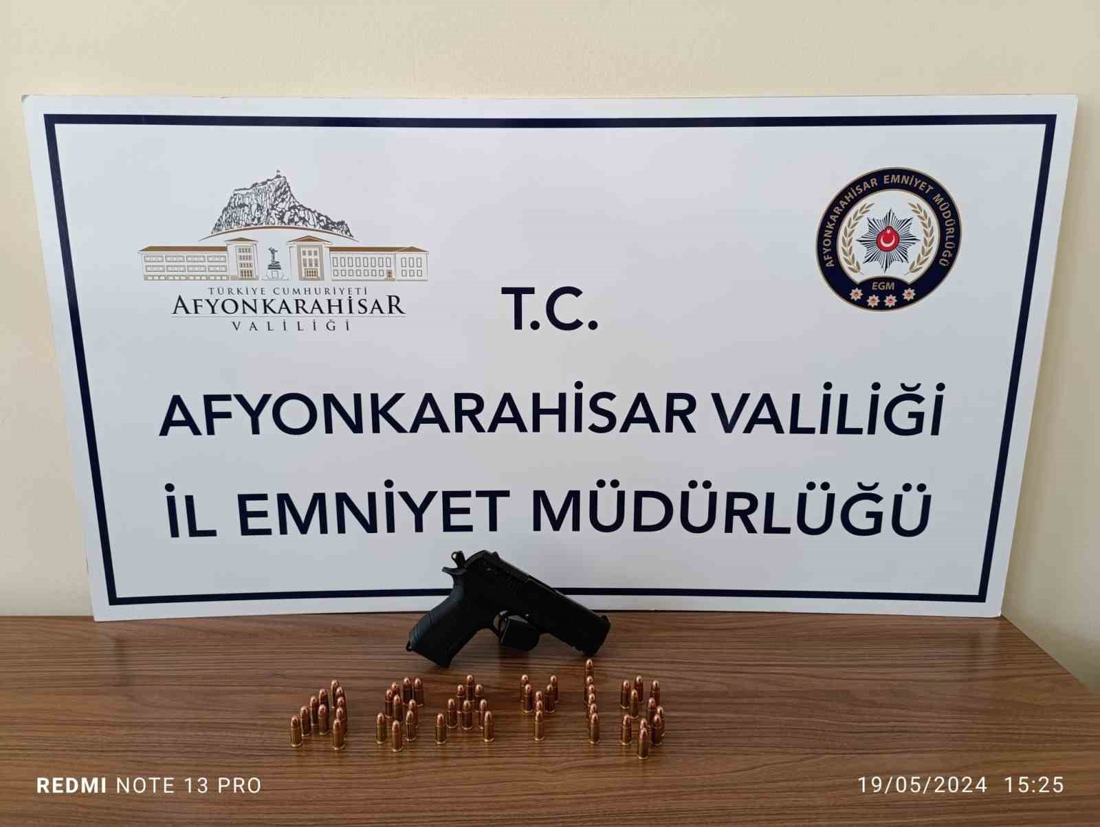 AFYONKARAHİSAR’DA CEZAEVİNDEN ÇIKTIKTAN SONRA BOŞANMAK ÜZERE OLDUĞU EŞİNİ TEHDİT EDİP,