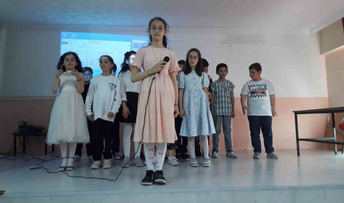 AFYONKARAHİSAR FATİH İLKOKULU, SINIF ÖĞRETMENİ ÖZCAN ÇALIŞKAN YÖNETİMİNDE TİYATRO KULÜBÜ