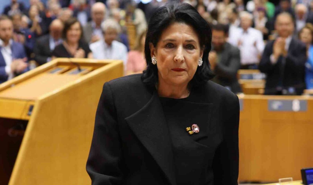 Gürcistan Cumhurbaşkanı Salome Zurabişvili, ülkede tartışmalara ve protestolara neden olan