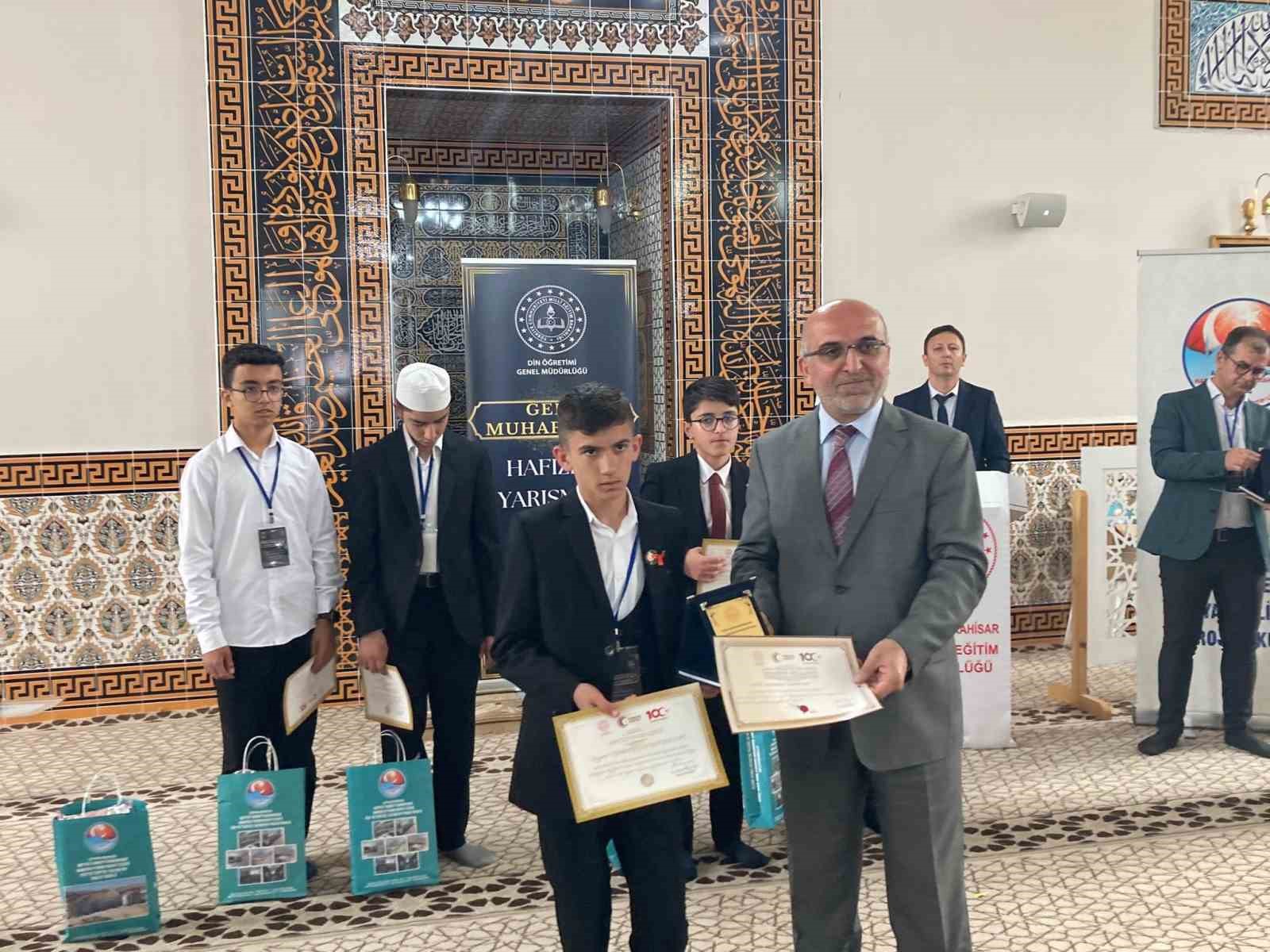 Afyonkarahisar Hattat Ahmet Karahisari Anadolu İmam Hatip Lisesi koordinatörlüğünde düzenlenen