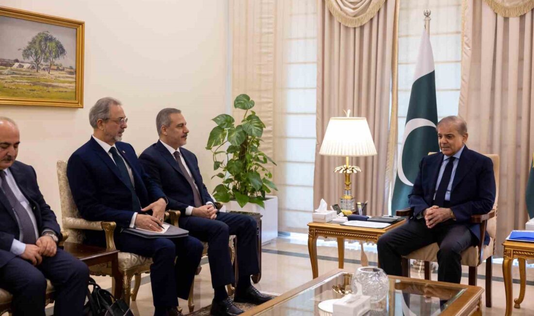 DIŞİŞLERİ BAKANI HAKAN FİDAN, İSLAMABAD TEMASLARI ÇERÇEVESİNDE PAKİSTAN BAŞBAKANI ŞAHBAZ