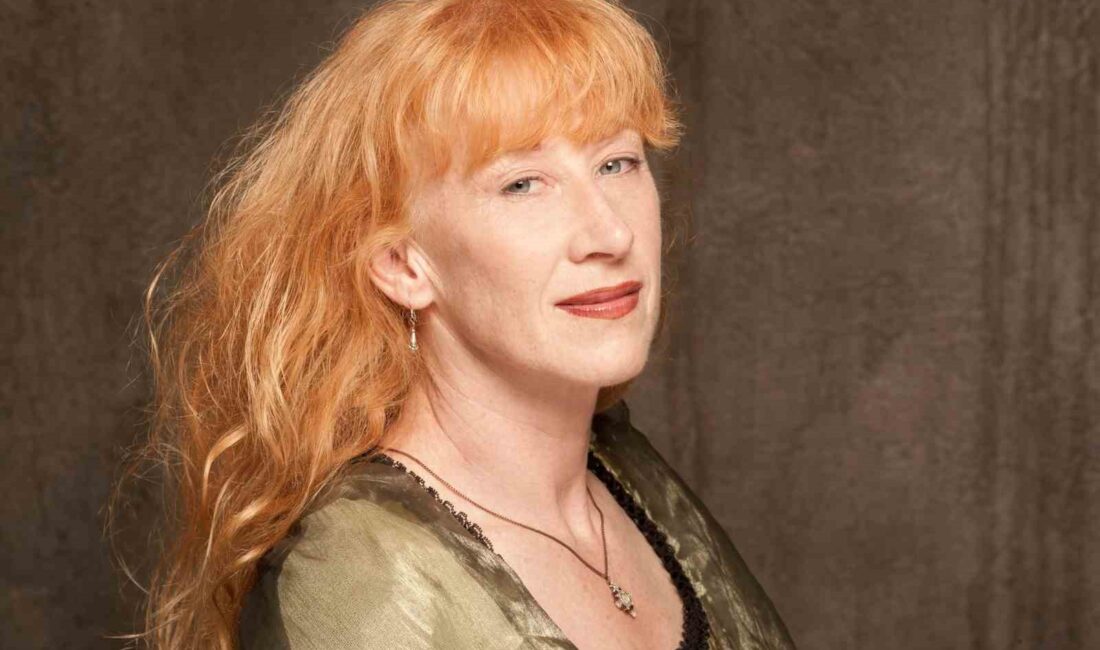 Kanadalı şarkıcı ve besteci Loreena McKennitt, 30 yılı aşan kariyerinde
