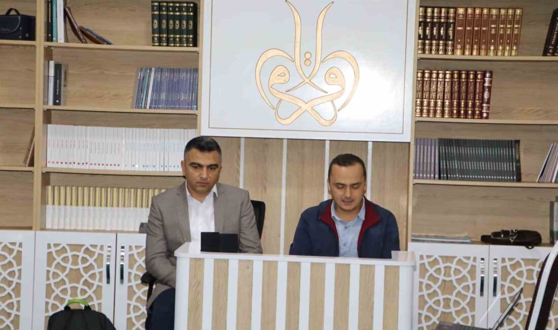 Afyonkarahisar’ın Emirdağ ilçesinde ki Gençlik Merkezi’nde ‘Çanakkale Destanı’ isimli seminer