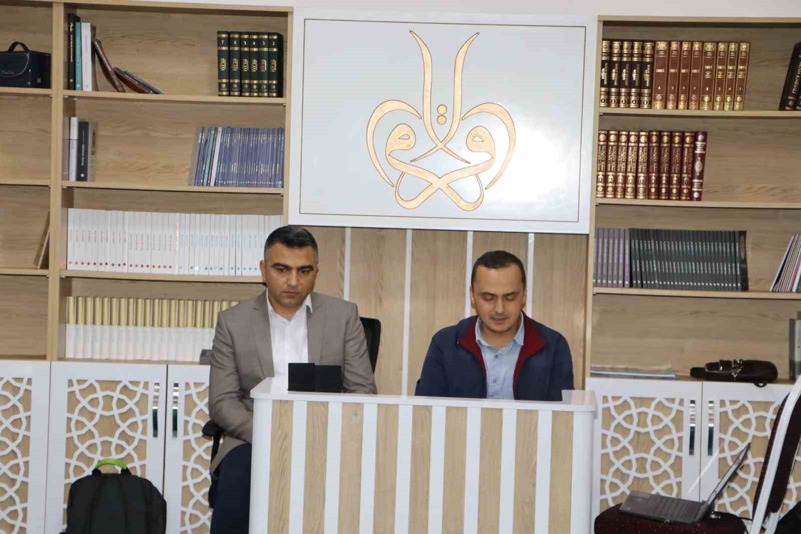 Afyonkarahisar’ın Emirdağ ilçesinde ki Gençlik Merkezi’nde ‘Çanakkale Destanı’ isimli seminer
