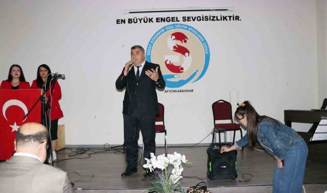 Afyonkarahisar’da Engelliler Haftası dolayısıyla düzenlenen programda konuşan İl Milli Eğitim