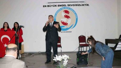 Afyonkarahisar’da Engelliler Haftası dolayısıyla düzenlenen programda konuşan İl Milli Eğitim