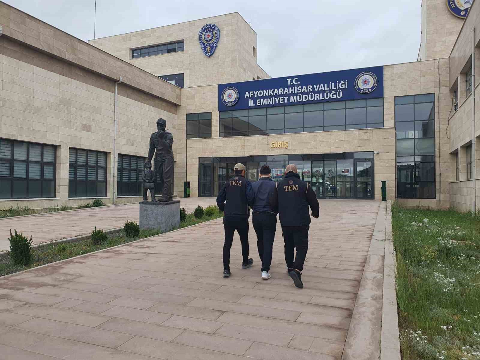 Afyonkarahisar’da öğretmen olarak görev yaparken 2016 yılında KHK ile ihraç