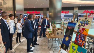 GENÇ RESSAMLAR RESİM SERGİSİ AÇILDI