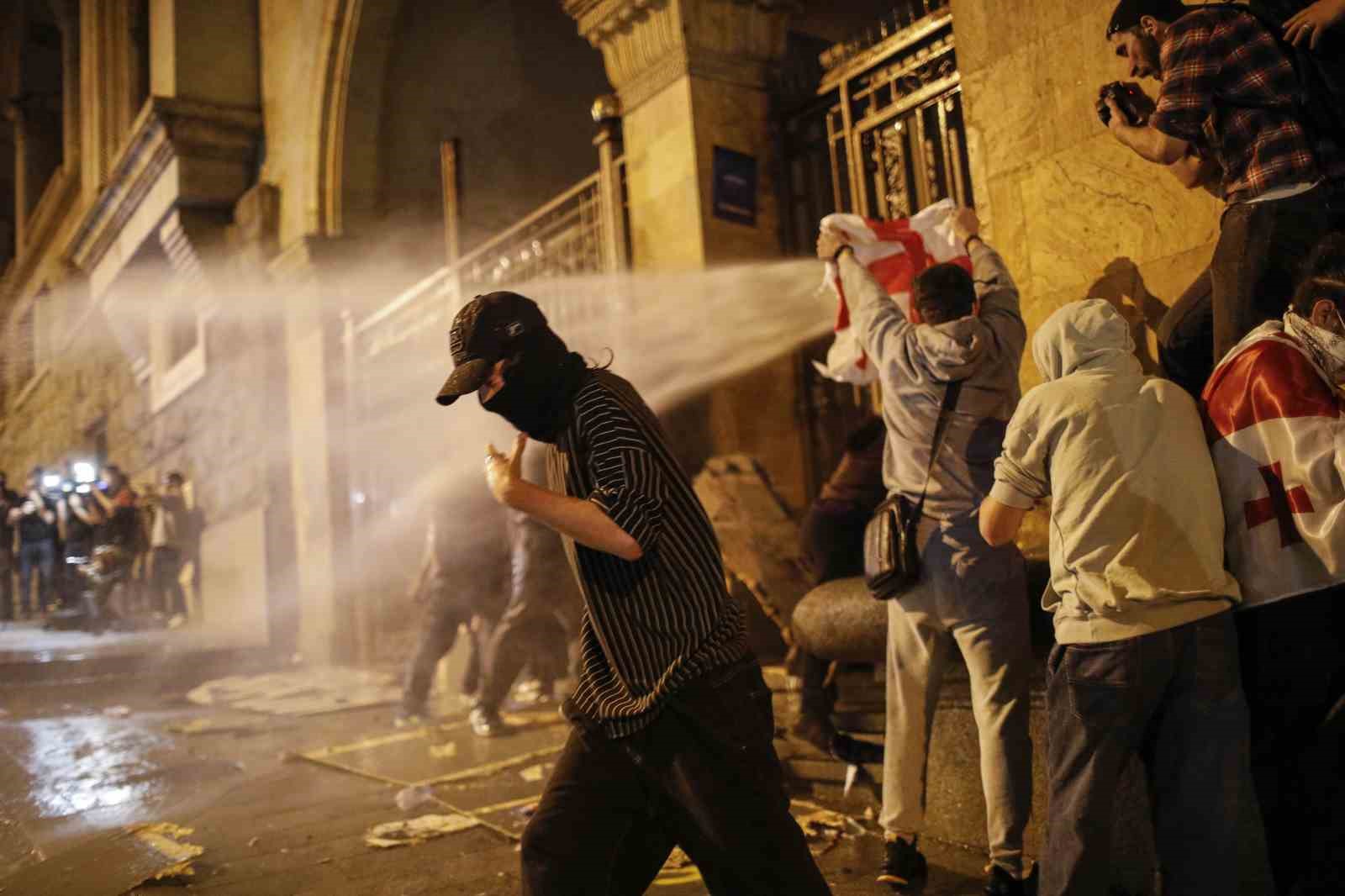 Gürcistan’da “Yabancı Etkinin Şeffaflığı” yasa tasarısına karşı protestolar devam ederken,