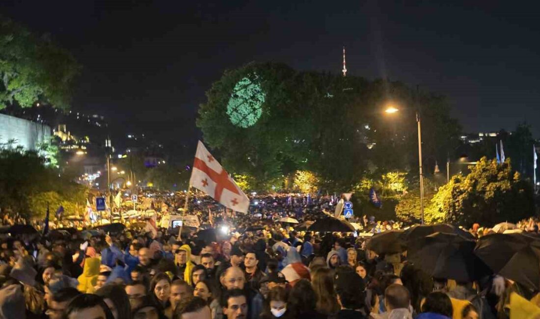GÜRCİSTAN’DA YAKLAŞIK 50 BİN KİŞİ “YABANCI ETKİNİN ŞEFFAFLIĞI” YASA TASARISINA