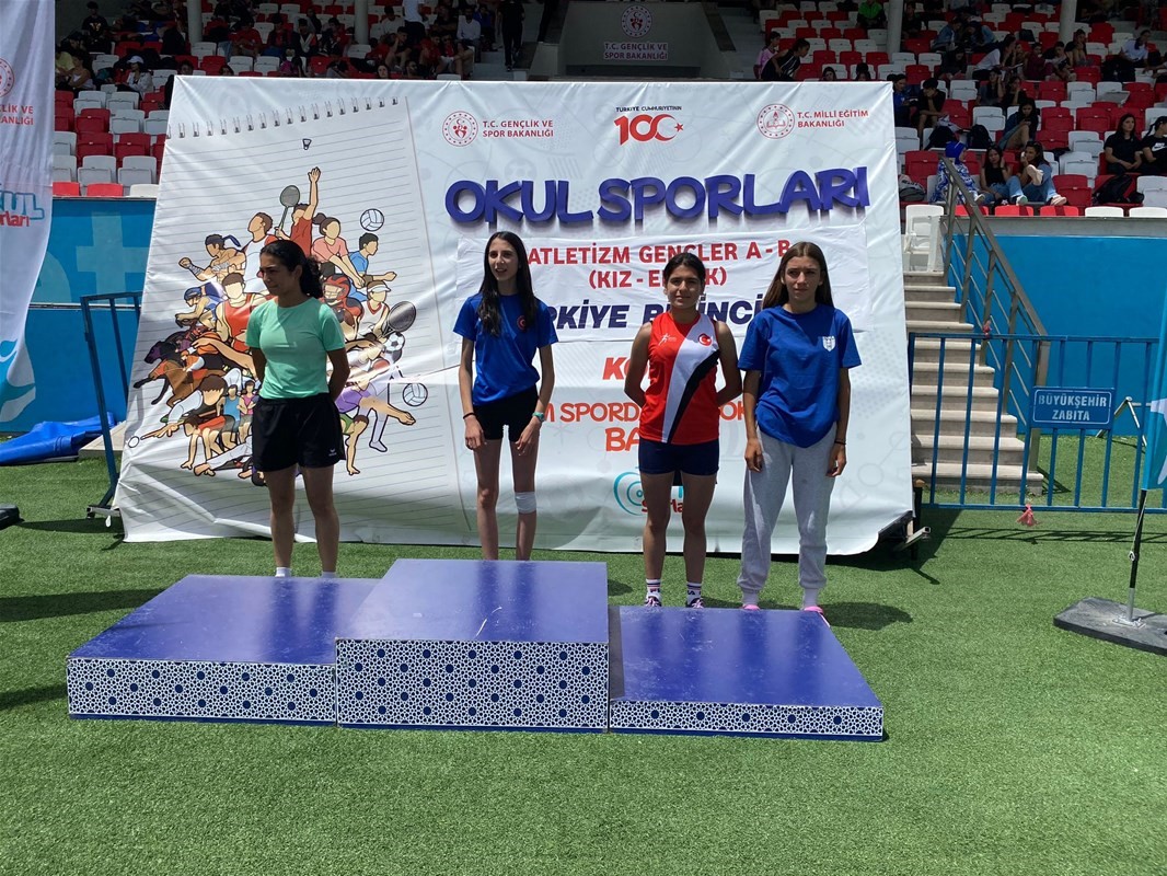 Konya’da düzenlenen Okul Sporları Atletizm Türkiye Birinciliği müsabakalarında, Afyonkarahisar Atatürk