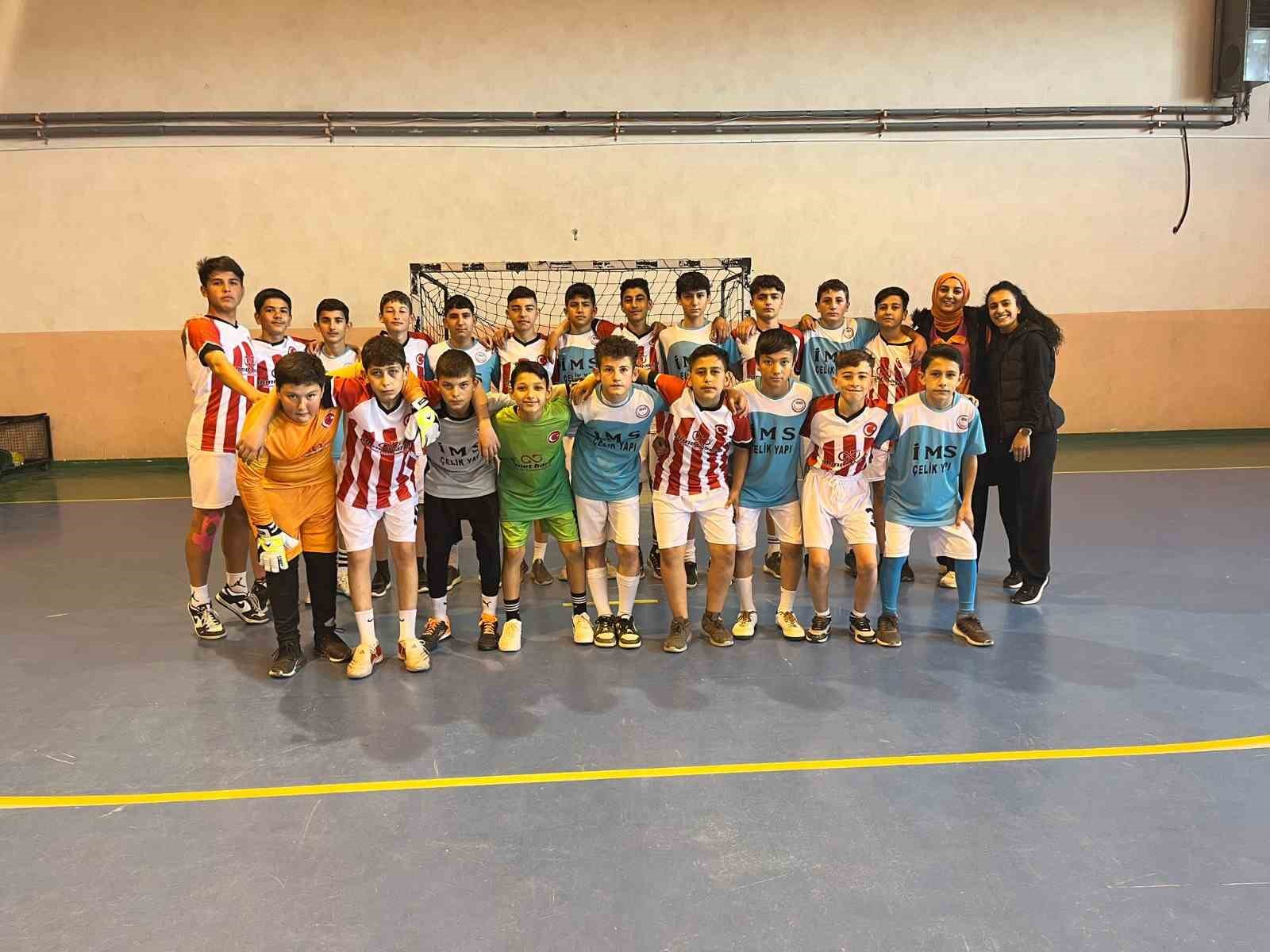 Afyonkarahisar Gençlik ve Spor İl Müdürlüğü’nün okul sporları tarafından 19