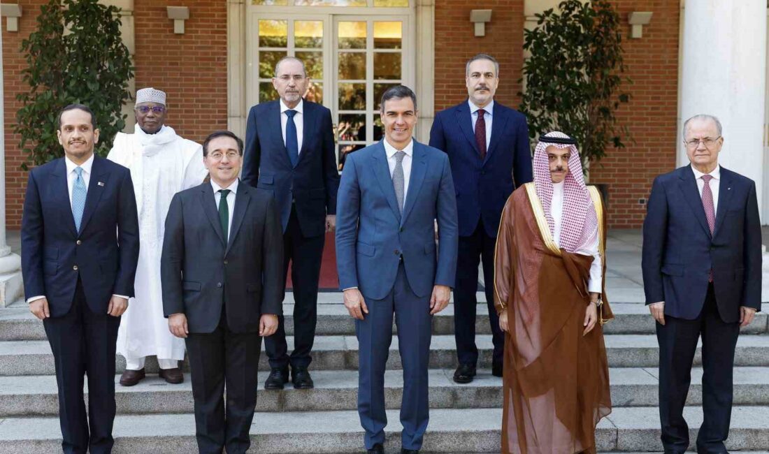 İspanya Başbakanı Pedro Sanchez, Dışişleri Bakanı Hakan Fidan’ın da aralarında