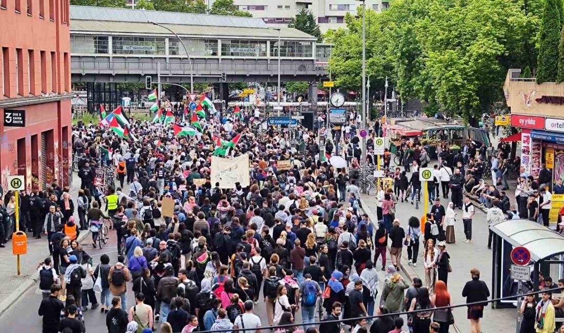 İsrail’in Refah’taki çadır kampa düzenlediği saldırı Almanya’nın başkenti Berlin’de büyük