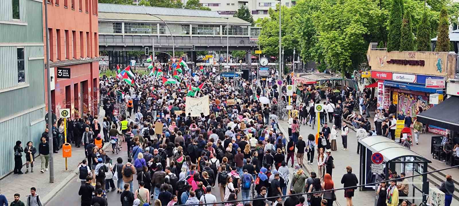 İsrail’in Refah’taki çadır kampa düzenlediği saldırı Almanya’nın başkenti Berlin’de büyük