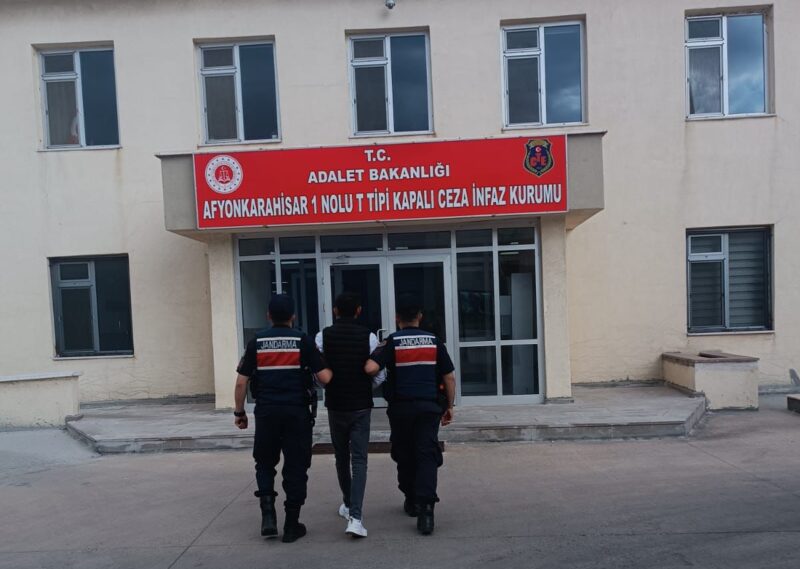 Afyonkarahisar İl Jandarma Komutanlığı tarafından, aranan şahısların tespiti ve yakalanmasına
