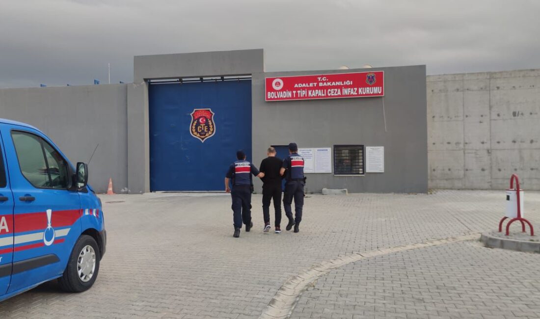 Hırsız yakayı ele verdi Afyonkarahisar İl Jandarma Komutanlığı tarafından, aranan şahısların tespiti ve yakalanması