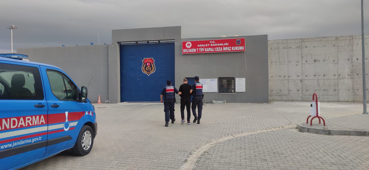 Afyonkarahisar İl Jandarma Komutanlığı tarafından, aranan şahısların tespiti ve yakalanması