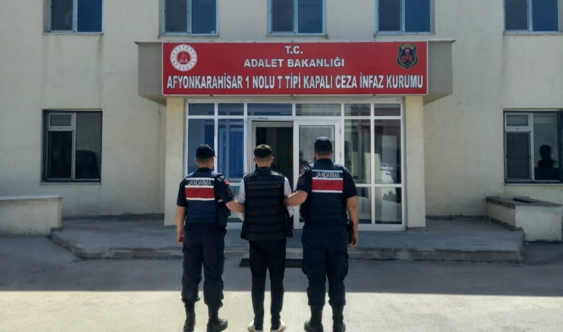 Aranıyordu jandarmadan kaçamadı Afyonkarahisar İl Jandarma Komutanlığınca, aranan şahısların tespiti ve yakalanmasına yönelik