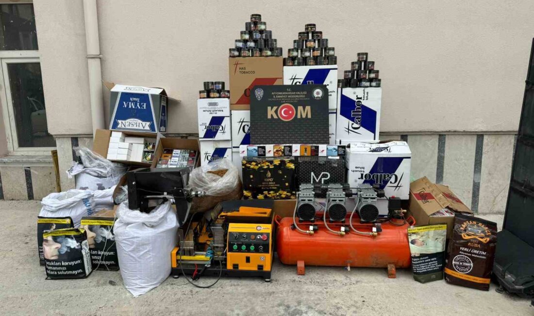 Afyonkarahisar’ın İscehisar’ın ilçesinde yapılan operasyonda çok sayıda kaçak tütün, elektronik