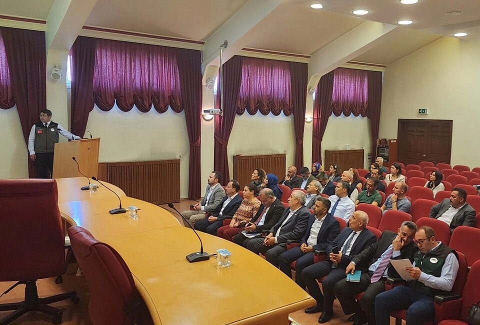 Afyonkarahisar’da kuraklığa karşı alınacak tedbirlerin görüşüldüğü 2024 yılı 2. Kuraklık