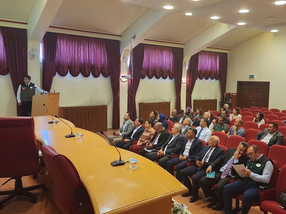 Afyonkarahisar’da kuraklığa karşı alınacak tedbirlerin görüşüldüğü 2024 yılı 2. Kuraklık