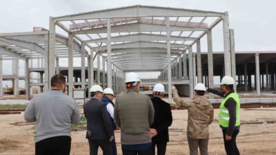 Afyonkarahisar Emirdağ Kaymakamı Osman Bilici, ilçeye kurulacak olan lastik fabrikası