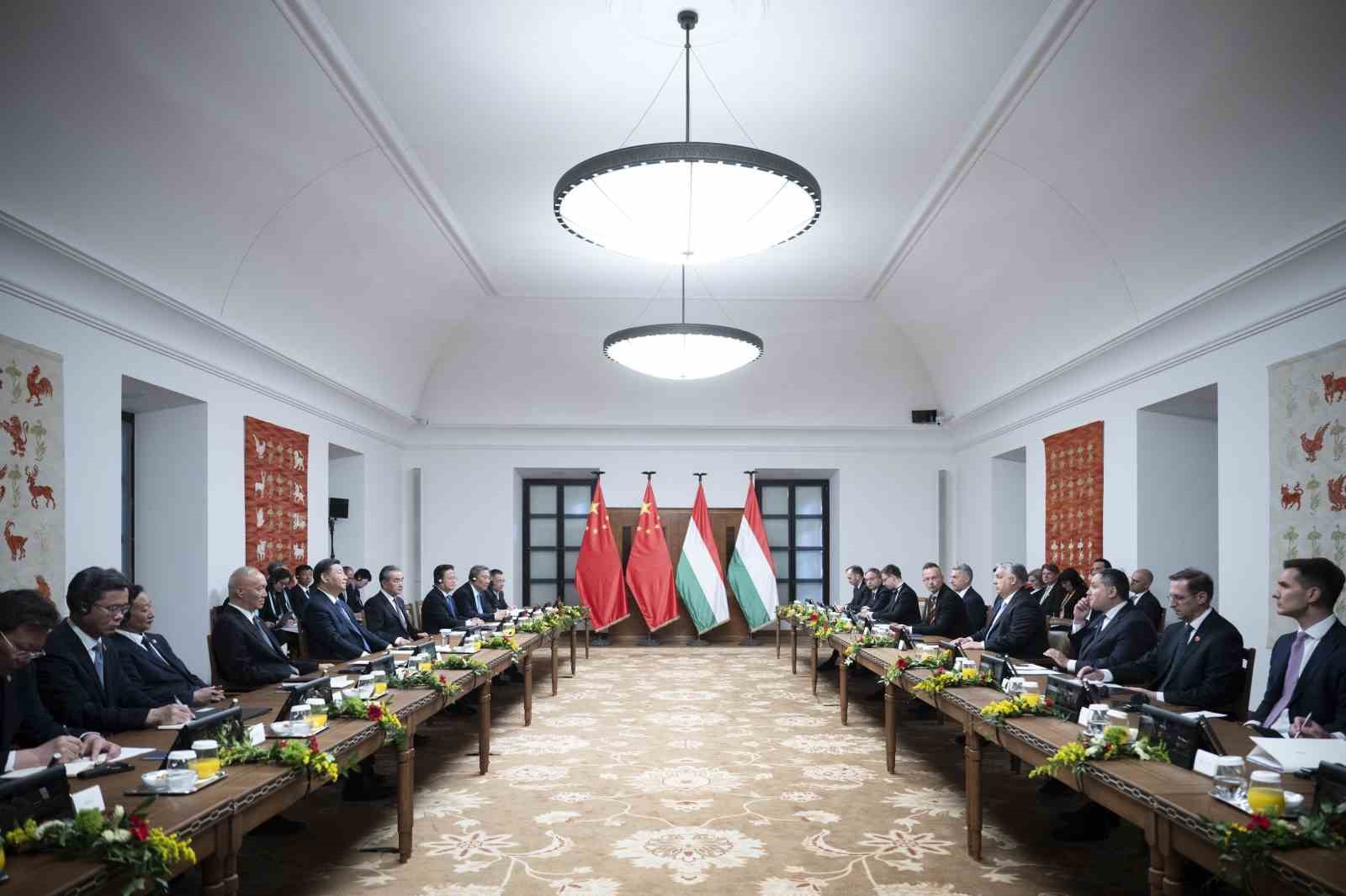 Macaristan Başbakanı Viktor Orban, Çin Devlet Başkanı Xi Jinping ile