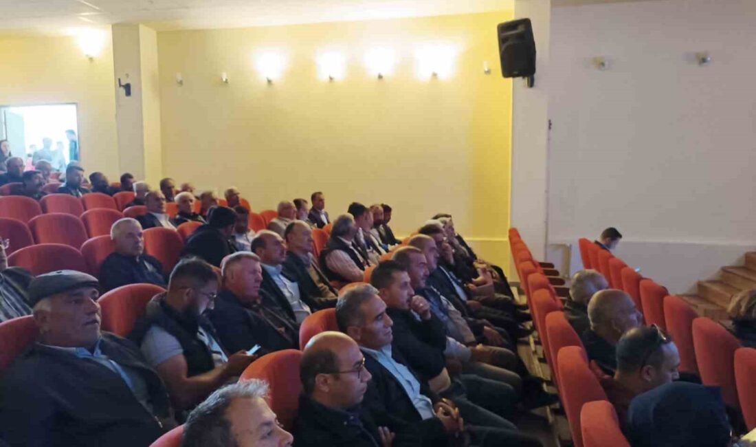 AFYONKARAHİSAR’IN EMİRDAĞ İLÇESİNDE MAHALLE VE KÖY MUHTARLARINA YÖNELİK HİZMET İÇİ