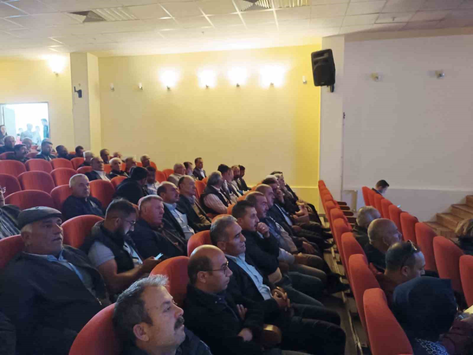 AFYONKARAHİSAR’IN EMİRDAĞ İLÇESİNDE MAHALLE VE KÖY MUHTARLARINA YÖNELİK HİZMET İÇİ