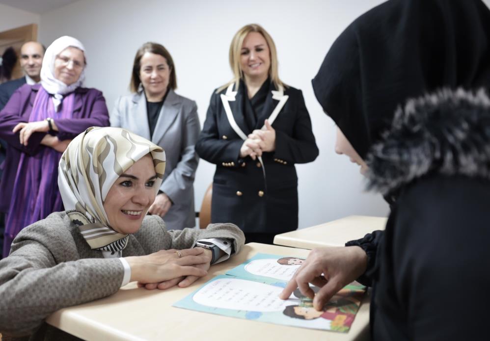 Aile ve Sosyal Hizmetler Bakanı Mahinur Özdemir Göktaş, kadınların kişisel