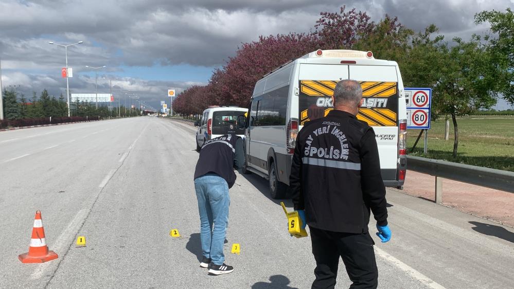   Karaman’da aniden yola çıkan 72 yaşındaki adama minibüs çarptı.