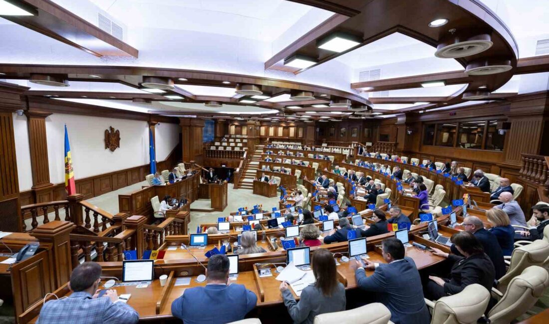 Moldova Parlamentosu, cumhurbaşkanlığı seçimleri ile Avrupa Birliği’ne (AB) katılım referandumunun