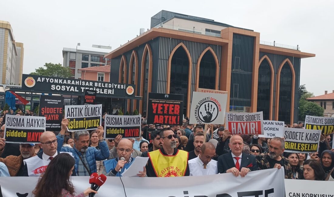 Hürriyetçi Eğitim Sen Afyonkarahisar Şube Başkanı Nizamettin Şenol, eğitim çalışanlarına