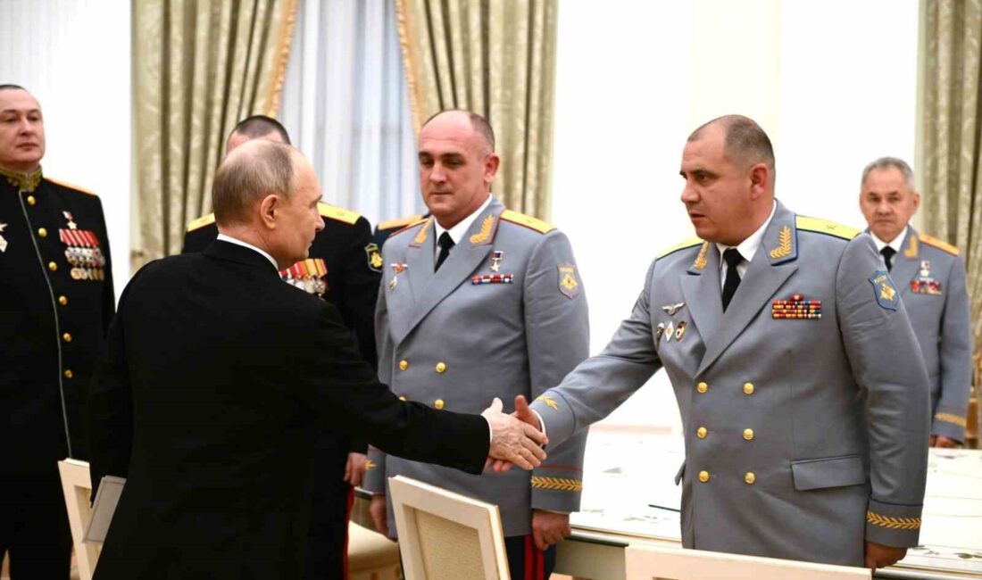 PUTİN: “ASKERLERİMİZİN ÜSTÜNDE SİNEK GİBİ İHA’LAR UÇUYOR”