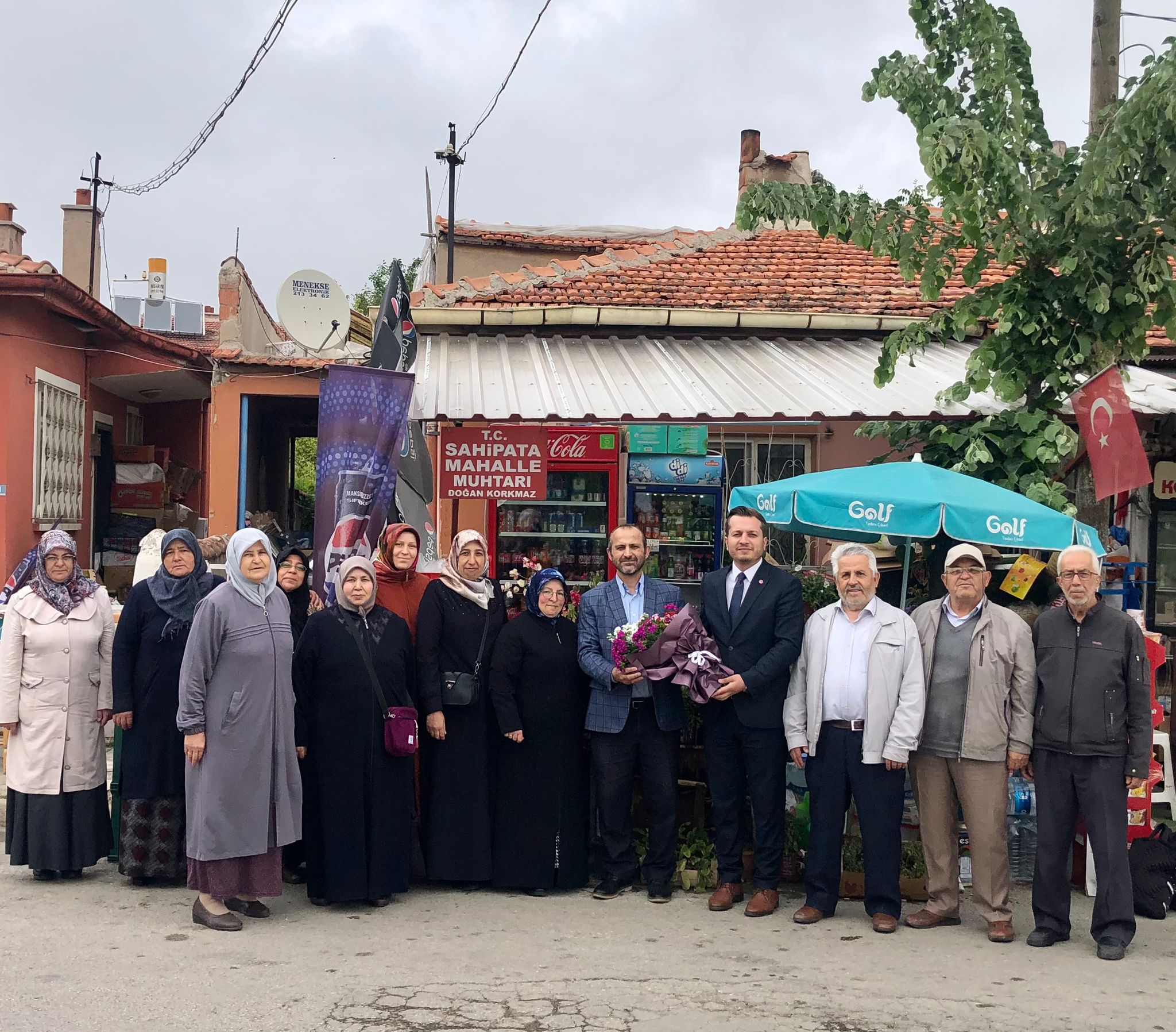 Afyonkarahisar’da mahalle muhtarlarını ziyaret eden Saadet Partisi Afyonkarahisar İl Başkanı