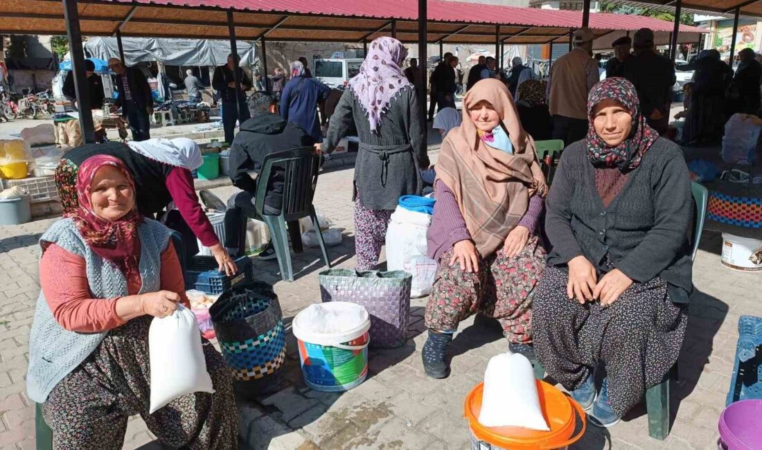 Afyonkarahisar’ın Şuhut ilçesinde her hafta kurulan semt pazarında satışa sunulan