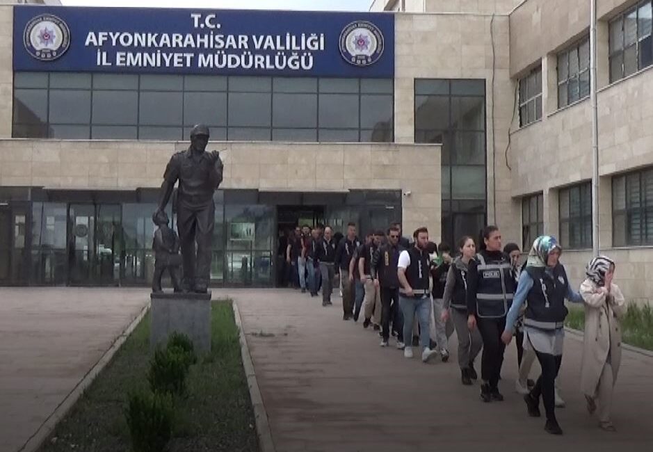 AFYONKARAHİSAR MERKEZLİ 21 KENTTE YASA DIŞI BAHİS SİTESİ İŞLETENLERE YÖNELİK