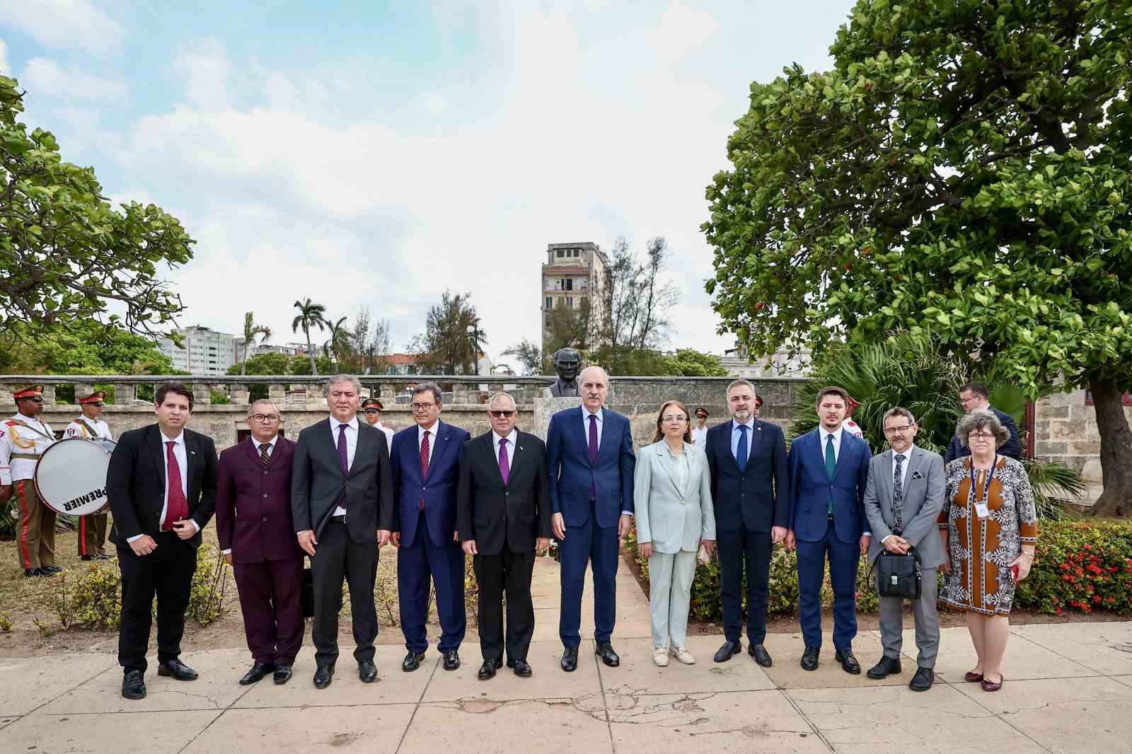 TÜRKİYE BÜYÜK MİLLET MECLİSİ (TBMM) NUMAN KURTULMUŞ, HAVANA’DA GAZİ MUSTAFA