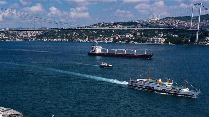 Haydarpaşa açıklarında Liberya bandıralı ‘Alexis’ isimli yük gemisinin karaya oturması