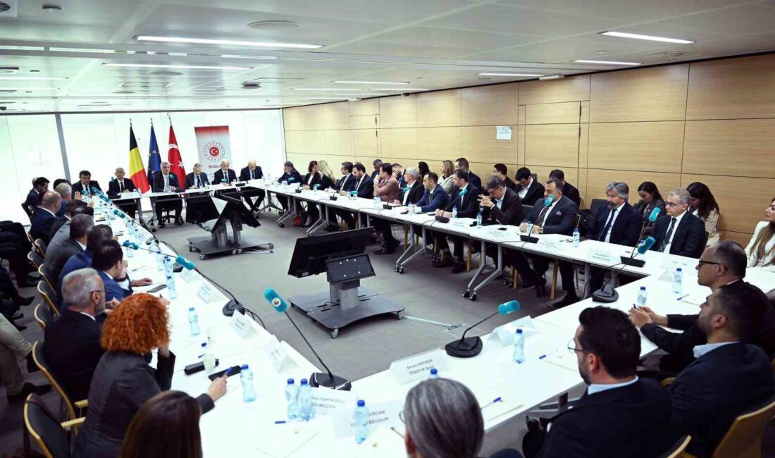 TİCARET BAKANI BOLAT, DTİK MENSUBU İŞ İNSANLARIYLA BİR ARAYA GELDİ